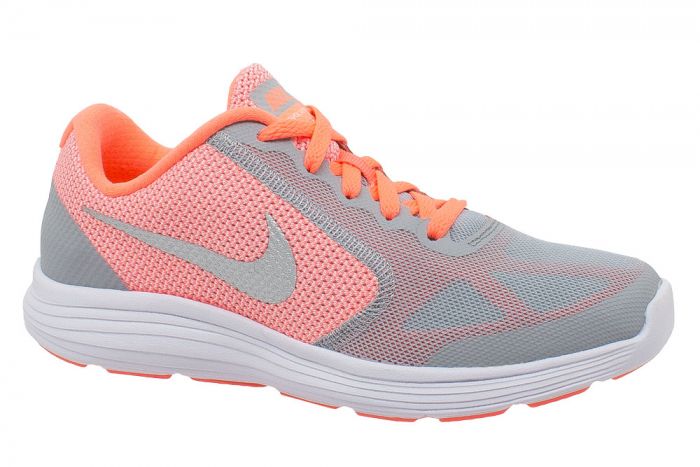 target nike revolution 3